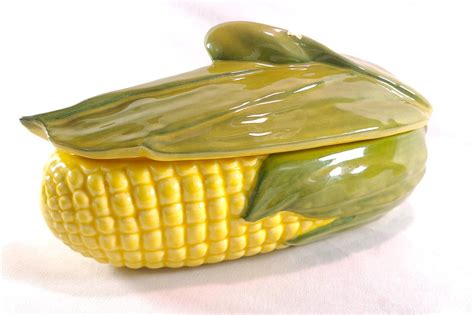 Vintage Shawnee Pottery Corn King Covered Casserole Dish And