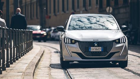 Le 10 auto più vendute in Europa nel 2022 nessuna italiana domina la