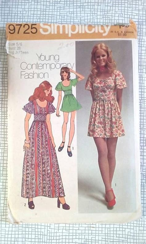 1971 Dress 28 Bust Simplicity 9725 Vintage Sewing Pattern Retro Fashion Vintage Mini