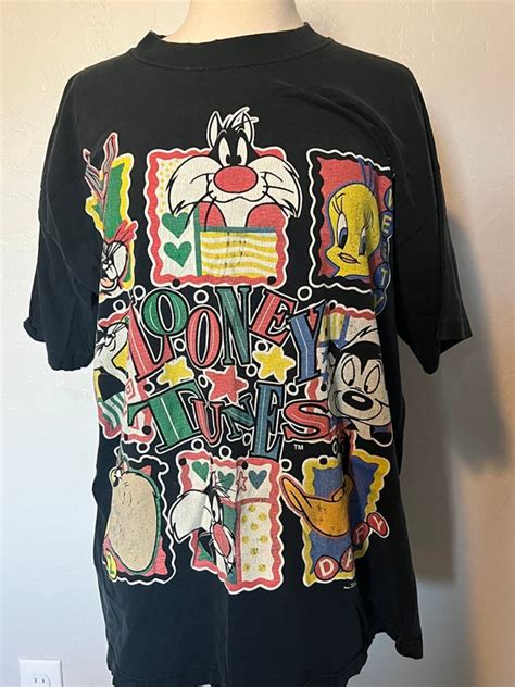 Vintage Looney Tunes 90s No Boundaries Tshirt Grunge Gem