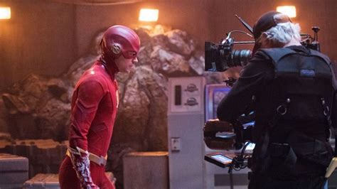 'The Flash' Cast & Showrunner Take Us Behind the Scenes of Season 5 ...