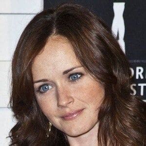 Alexis Bledel - Age, Family, Bio | Famous Birthdays