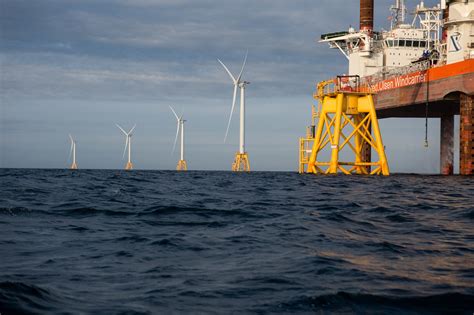 Americas First Offshore Wind Farm Spins To Life The New York Times