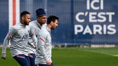 Trio PSG Lionel Messi Neymar Dan Kylian Mbappe Sah Jadi Pesepak Bola