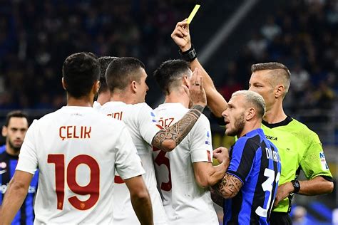 Inter Roma 1 2 La Moviola Dei Quotidiani Giusto Annullare Il Gol Di