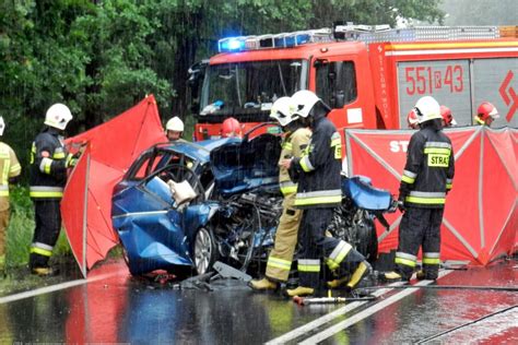 Sprawca Wypadku W Stalowej Woli Aresztowany Dzisiaj Pogrzeb Ofiar