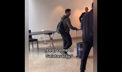 Galatasaray taraftarından Lionel Messi ye Come to Galatasaray Leo