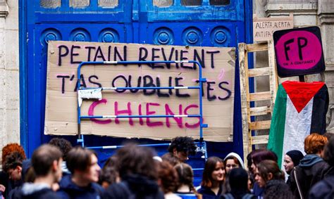 Milhares De Jovens Protestam Em Paris Contra Extrema Direita Blog Do