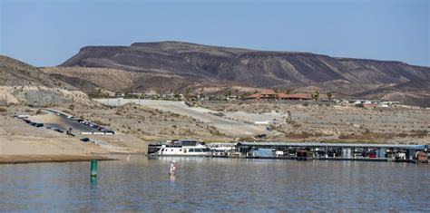 Lake Mead Water Drop Forces Marinas To Move A Thousand Feet To Stay