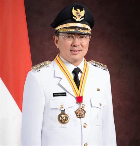 Resmi Dilantik Andrei Angouw Jadi Wali Kota Beragama Konghucu Pertama