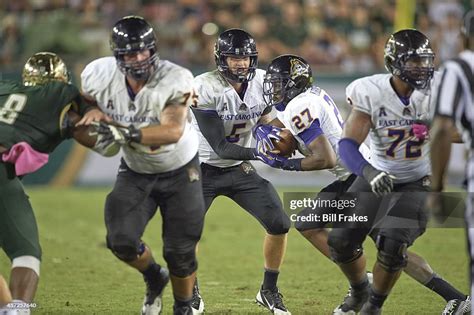 East Carolina Qb Shane Carden In Action Handing Off To Marquez News Photo Getty Images