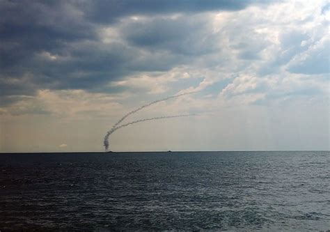 росія вивела в Чорне море ракетоносій Ua