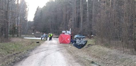 Dramat Na Le Nej Drodze W Miejscowo Ci Potok Samoch D Dachowa