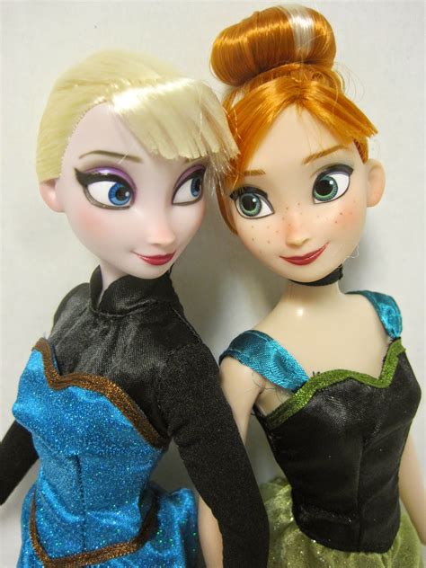 Never Grow Up A Mom S Guide To Dolls And More Jcpenney S Frozen Anna