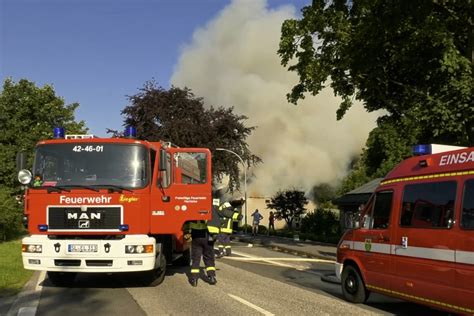 Bundesstra E Zwischen Flensburg Und Nieb Ll Gesperrt Reetdachhaus Geht