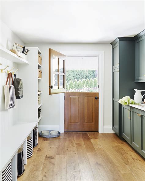 27 Ways To Maximize Your Mudroom Mudroom Design Pantry Design