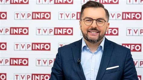 Pawe Blajer Dziennikarz Tvn Zmienia Barwy Po Latach Przeszed Do Tvp