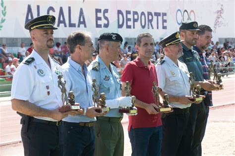 M S De Personas Acuden A La Exhibici N De Las Fuerzas Armadas