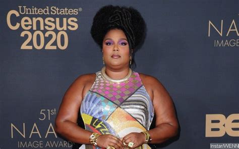 Lizzo Accuses Tiktok Of Singling Her Out Over Swimsuit Videos