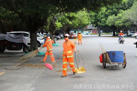 德庆环卫工人高温下坚守 用汗水换来城市的洁净澎湃号·政务澎湃新闻 The Paper