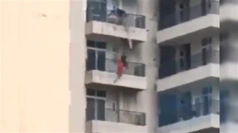 Woman Falls From Balcony 2024 Aile Lorene