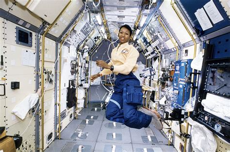 Mae Jemison: Astronaut Biography