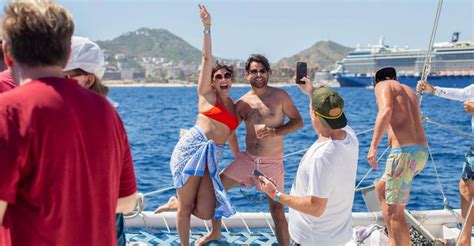 Cabo San Lucas Uur Durende Snorkelcruise Met Open Bar Getyourguide