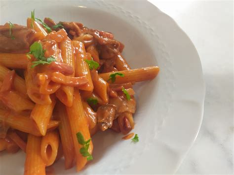 Pennette Alla Boscaiola Con Speck Ricetteamodo Primi Piatti