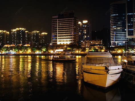 City Landmark Guangzhou Pearl River Night Cruise Yacht Background City