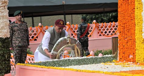 Nation Pays Tribute To Kargil War Heroes On Th Kargil Vijay Diwas