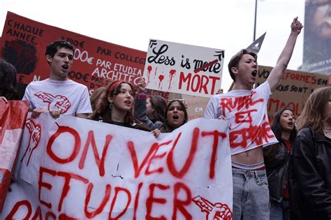 Blocages En France Ils Ont 20 Ans Et Se Préoccupent De Leur Retraite