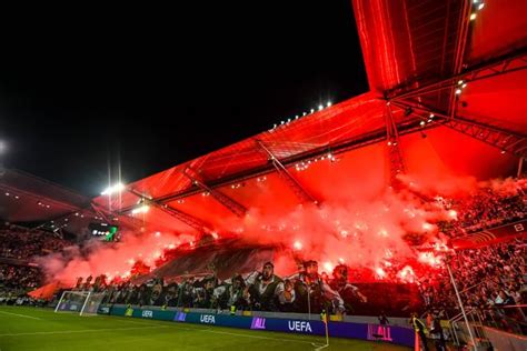 La UEFA Sanciona Al Legia De Varsovia Por El Tifo Ante El Real Betis