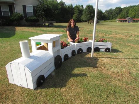 The Pallet Train Planter Wooden Train Garden Planters Christmas