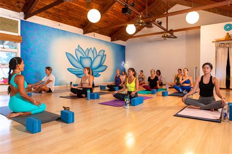 Yoga Flow Special Class Hip And Core Accessible To All — Blue Lotus Kailua