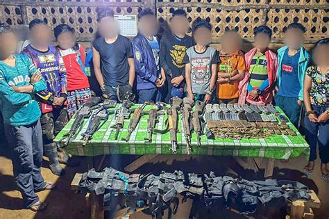 12 Miyembro Umano Ng NPA Sumuko Sa Misamis Oriental ABS CBN News