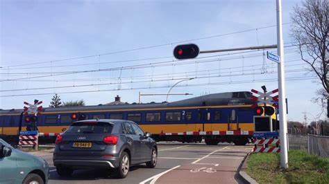 Spoorwegovergang Hengelo Dutch Railroad Crossing Youtube