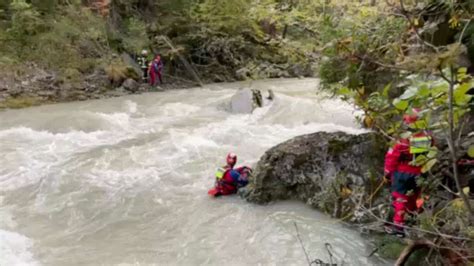 T Dliches Ungl Ck In Oberbayern Kajakfahrer Ger T Unter Wasser Kripo