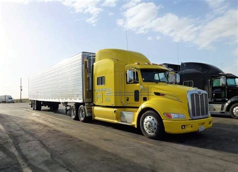 Auge y desafíos del transporte comercial en Laredo