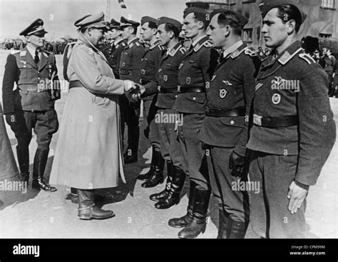 Hermann Goering Mit Deutschen Soldaten Der Luftwaffe In Italien 1942