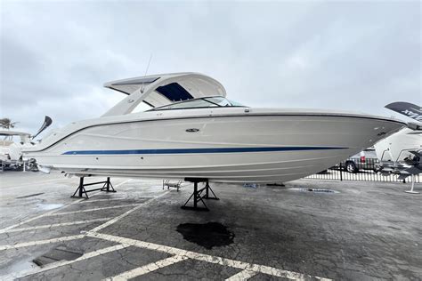 Sea Ray Slx Outboard Runabout For Sale Yachtworld