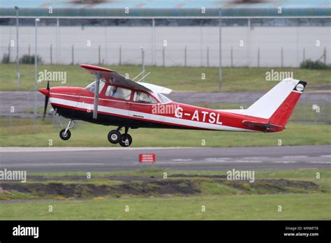 Cessna f172g skyhawk Fotos und Bildmaterial in hoher Auflösung Alamy