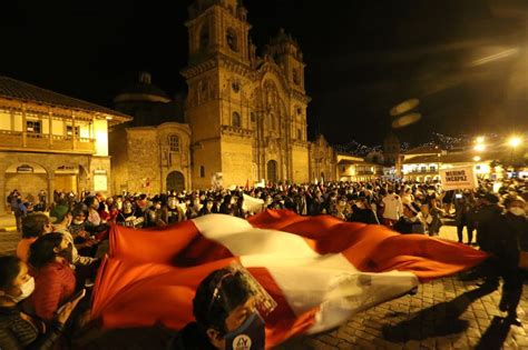 Marcha Nacional Contra Manuel Merino Se Realiza De Manera Pacífica En Cusco Radio La Salle