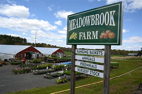 Garden Center Meadowbrook Farm