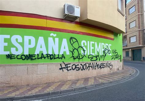 Atacan la sede de Vox en el pueblo de Valencia que prohíbe la bandera