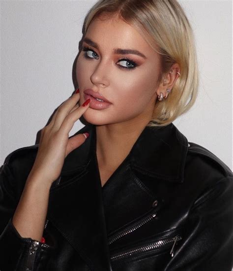 Pin de 𝐥𝐢𝐬 em blonde faceclaim so u dont use scarlett every time