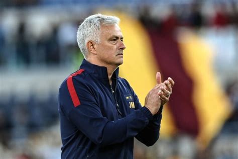 Roma Mourinho Squalifica Almeno Non Star Al Caldo In Panchina