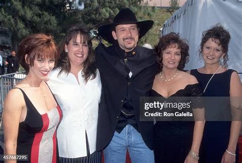 Singer Tim McGraw, girlfriend Kristine Donahue mother Elizabeth... News ...