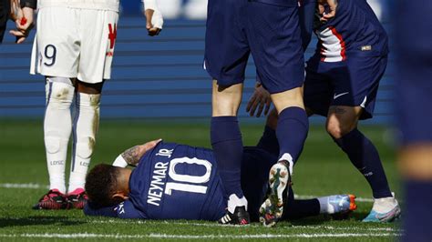 Psg Suffer Blow As Ankle Injury Ends Neymar S Season