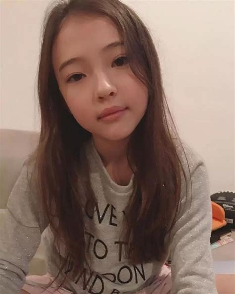 李英愛兒女近照曝光！要說最強韓國蘿莉 還屬10歲就登上vogue並簽約娛樂公司的她 每日頭條