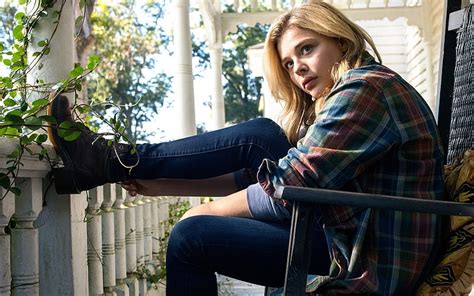 HD wallpaper Chloë Grace Moretz women blonde actress jeans shirt